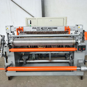 Roll welded wire mesh machine
